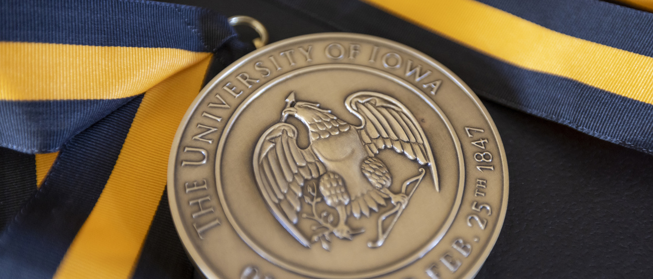 A faculty honors medallion 