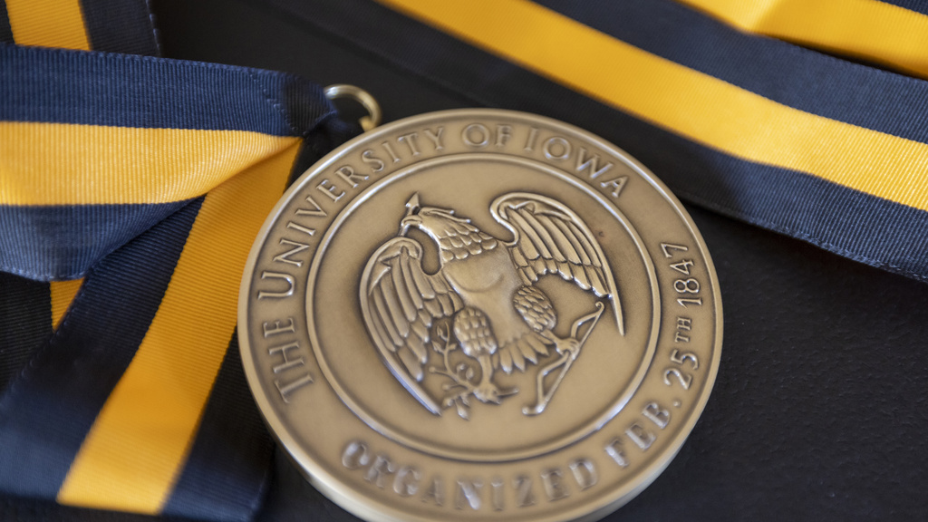 A faculty honors medallion 